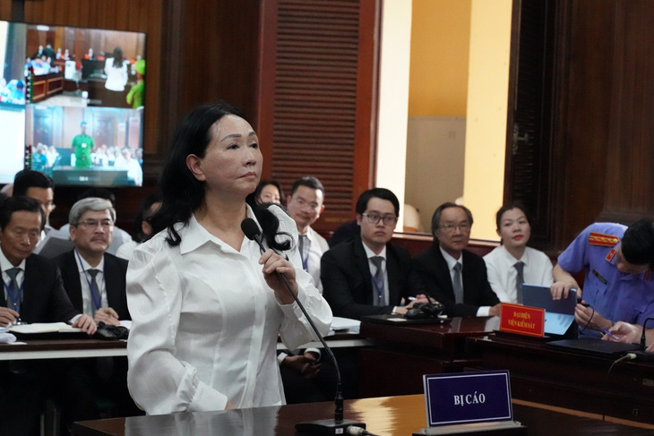 Bị cáo Trương Mỹ Lan tại tòa - Ảnh: HOÀNG HÙNG
