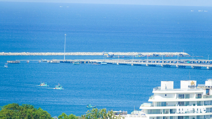 Một góc nhìn trên cao cảng hành khách quốc tế Phú Quốc (phường Dương Đông, TP Phú Quốc) - Ảnh: CHÍ CÔNG