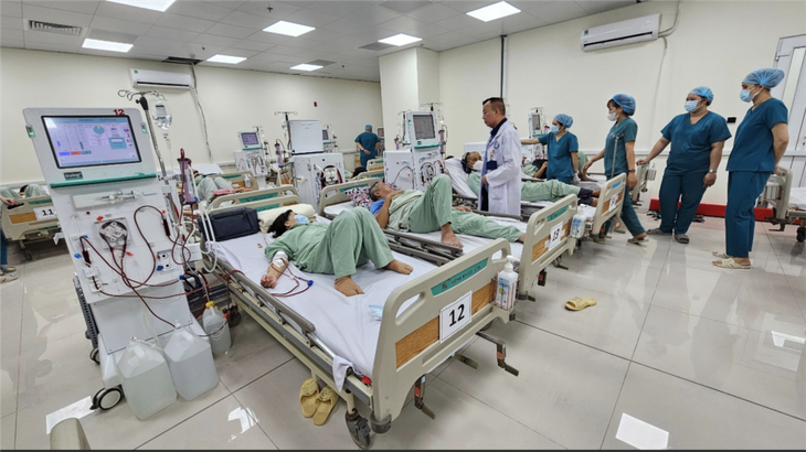 Người bệnh tại Bệnh viện Đa khoa khu vực Hóc Môn đã được chạy thận nhân tạo trong cơ sở mới, khang trang từ ngày 4-3 - Ảnh: Sở Y tế TP.HCM cung cấp 