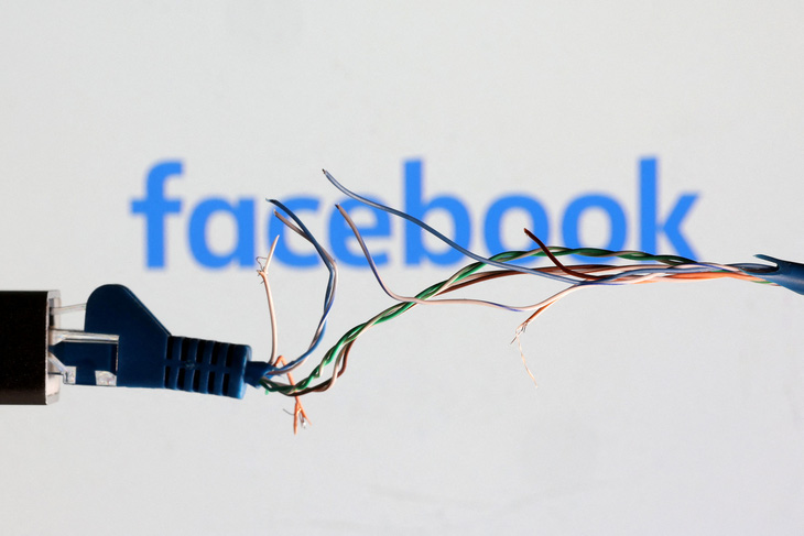 Mạng xã hội Facebook bị sập trên diện rộng trong hơn 2 giờ ngày 5-3 - Ảnh: REUTERS