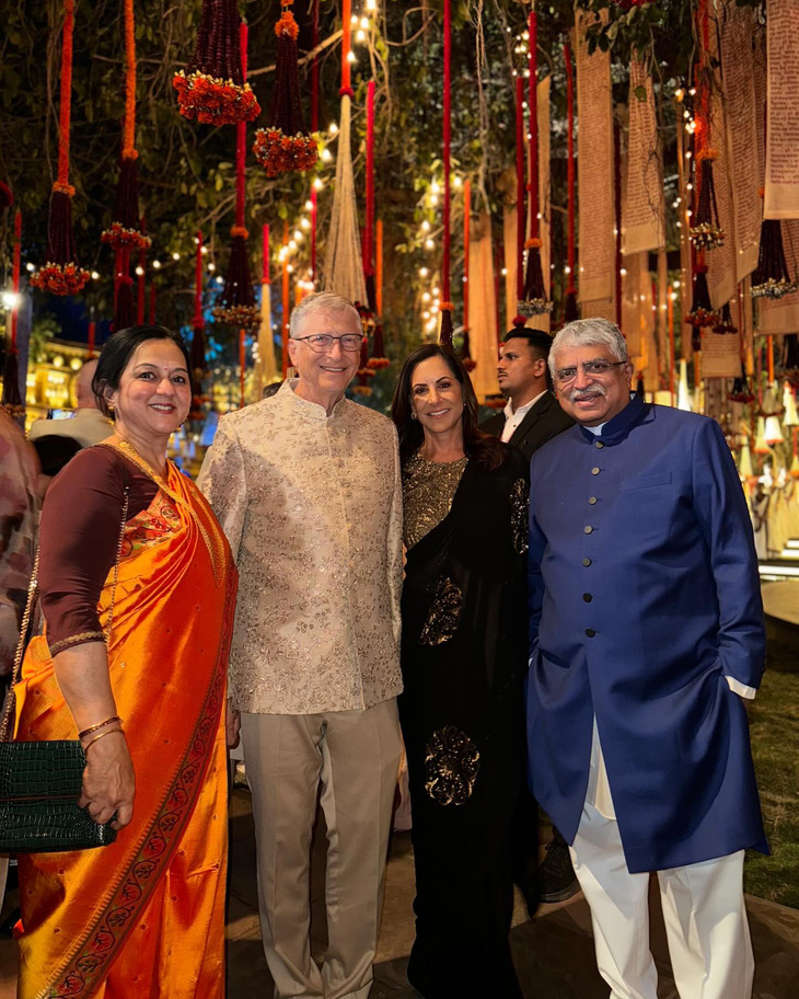 Tỉ phú Bill Gates dự đám cưới ở Ấn Độ trước khi tới Việt Nam