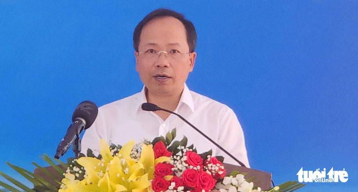 Thứ trưởng Bộ Giao thông vận tải Nguyễn Duy Lâm phát biểu tại buổi khởi công - Ảnh: BỬU ĐẤU