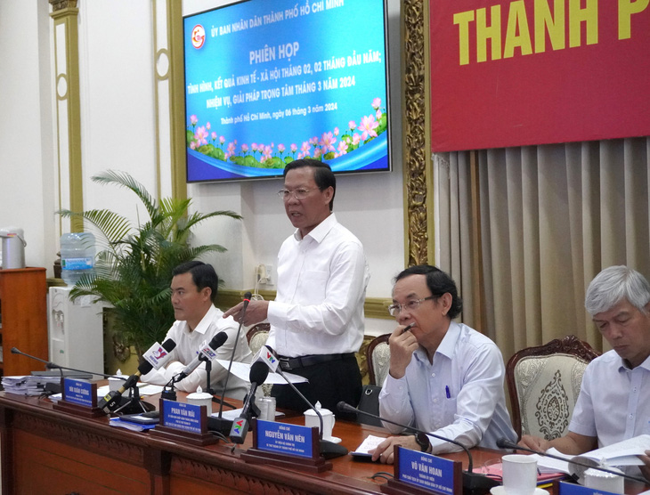 Chủ tịch UBND TP.HCM Phan Văn Mãi phát biểu tại phiên họp - Ảnh: TTBC