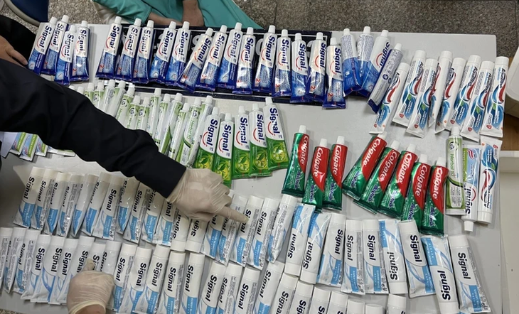 Những hộp kem đánh răng có chứa ma túy bị phát hiện