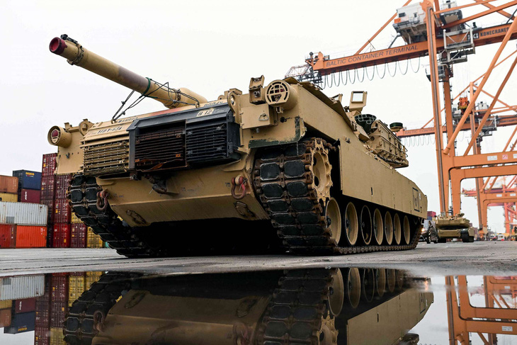 Một chiếc xe tăng chiến đấu M1A2 Abrams của quân đội Mỹ - Ảnh: AFP