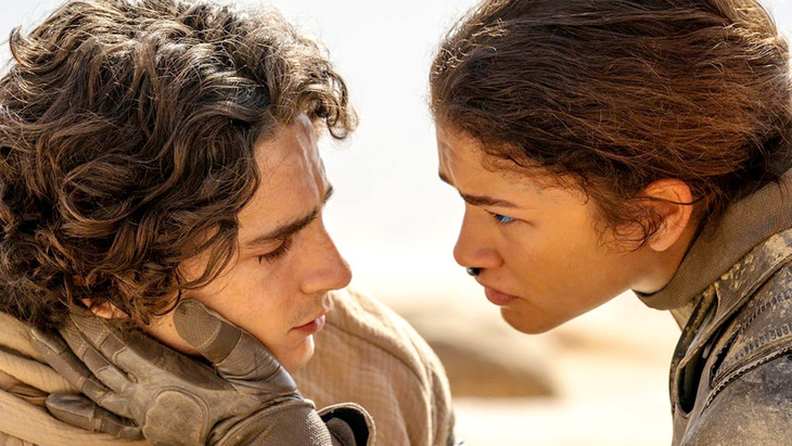 Trong Dune 2, Paul (Timothée Chalamet) phải lựa chọn giữa tình yêu và “người được chọn” - Ảnh: Warner Bros