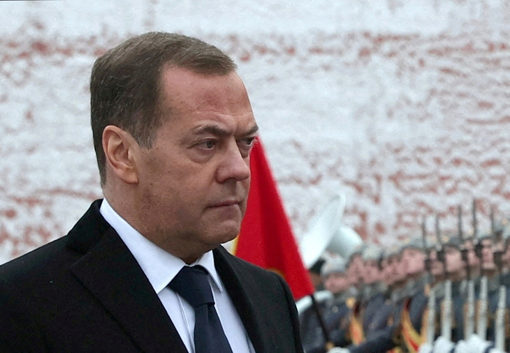 Phó chủ tịch Hội đồng An ninh Nga Dmitry Medvedev khẳng định Nga không nhắm bắn phái đoàn của tổng thống Ukraine - Ảnh: REUTERS