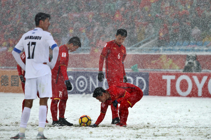 Lương Xuân Trường kể về pha đá phạt "cầu vồng tuyết" của Quang Hải luôn là khoảnh khắc đáng nhớ trong lịch sử bóng đá Việt Nam - Ảnh: TUẤN HỮU