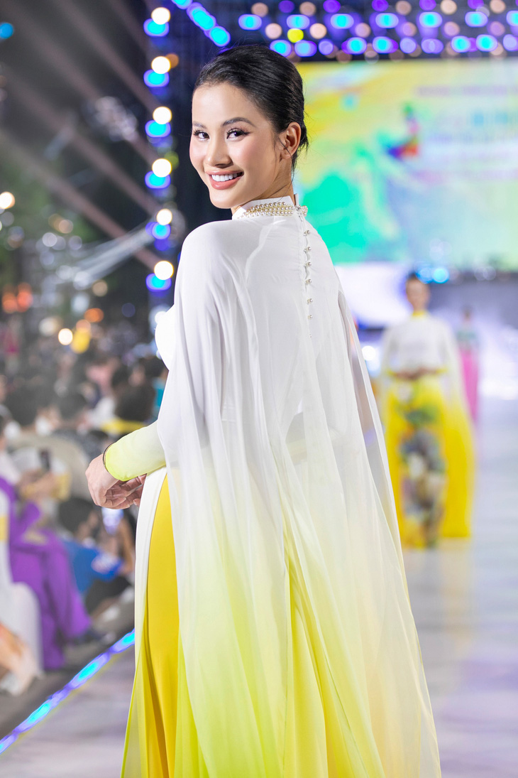 Hương Ly - á hậu cuộc thi Hoa hậu Hoàn vũ Việt Nam 2023 - Ảnh: KIẾNG CẬN TEAM