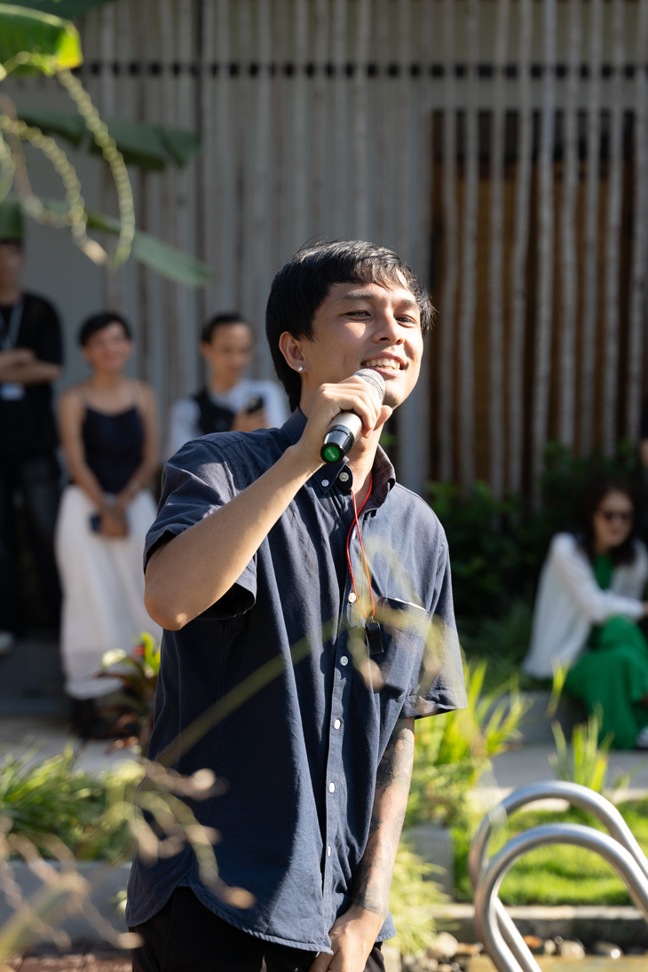Gần đây, Lê Bình Giang tổ chức một số hoạt động tập thể cho giới điện ảnh - Ảnh: NVCC