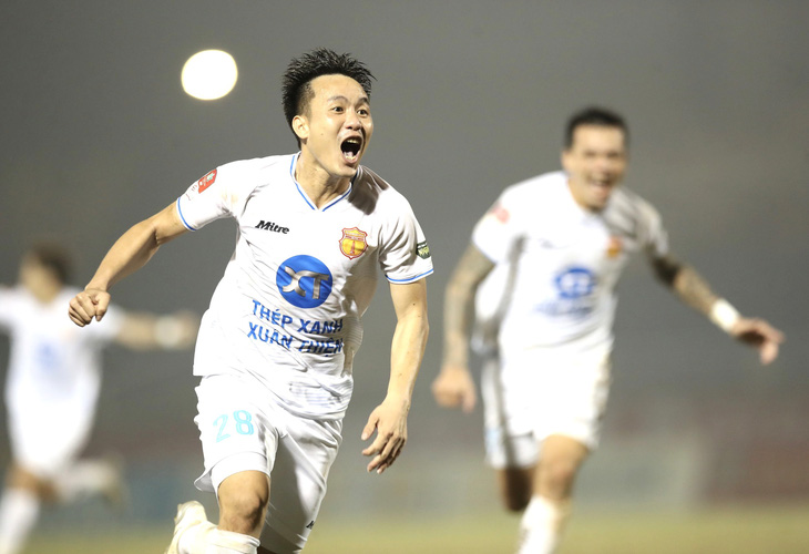 Nam Định vô địch lượt đi V-League 2023-2024 - Ảnh: NDFC
