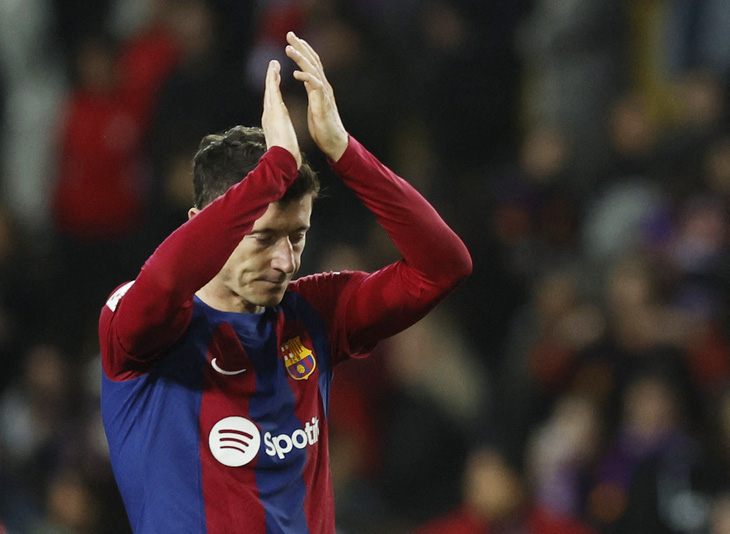 Barca tạm vươn lên nhì bảng xếp hạng La Liga - Ảnh: REUTERS