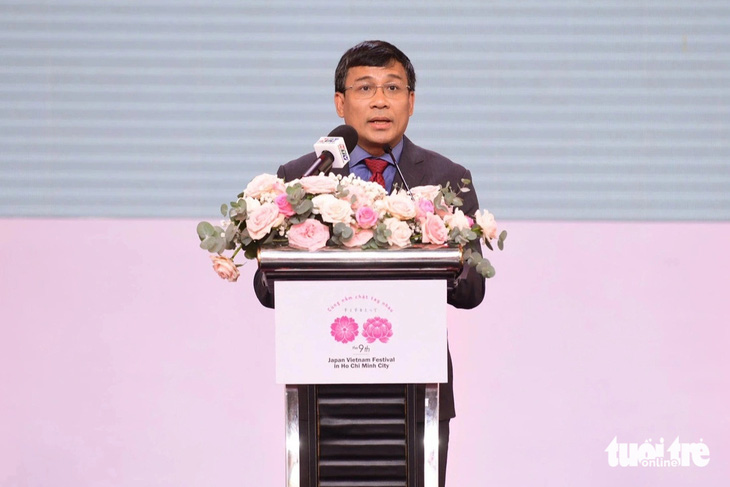 Thứ trưởng Bộ Ngoại giao Nguyễn Minh Vũ phát biểu tại lễ khai mạc lễ hội - Ảnh: QUANG ĐỊNH
