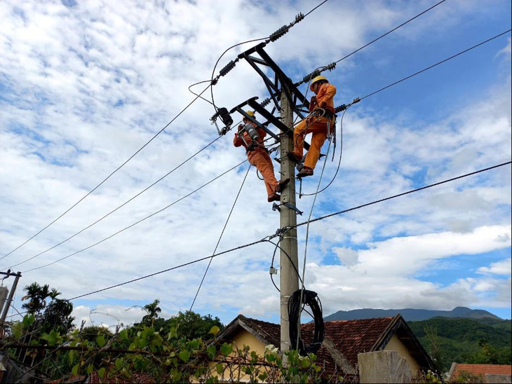 Hoàn thành chuyển lưới điện sang nhận nguồn từ trạm biến áp 110kV Đồng Xuân- Ảnh 1.