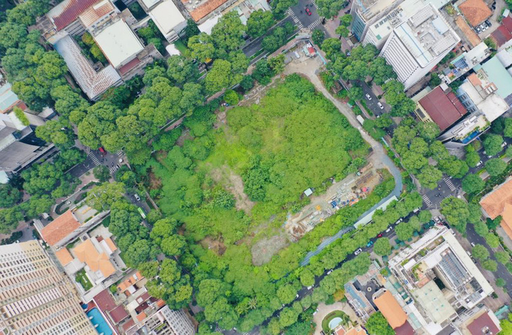 Dự án nhà thi đấu Phan Đình Phùng bị bỏ hoang nhiều năm nay - Ảnh: QUANG ĐỊNH