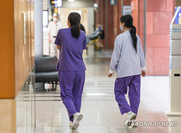 Bé gái 33 tháng tuổi tử vong vì 9 bệnh viện từ chối cấp cứu giữa khủng hoảng y tế tại Hàn Quốc - Ảnh: YONHAP