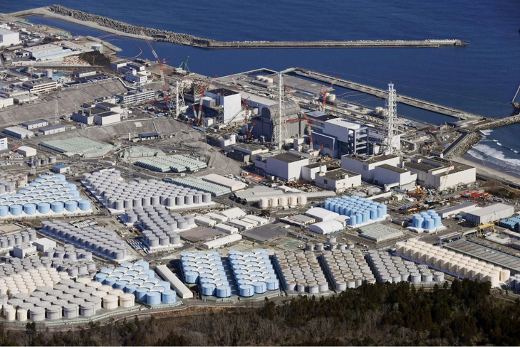 Hình ảnh các bể chứa nước khổng lồ của Nhà máy điện hạt nhân Fukushima - Ảnh: Kyodo