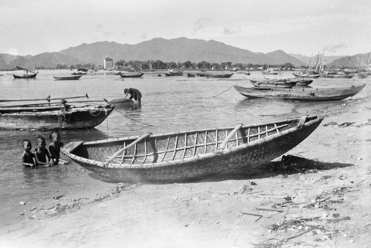 Cảnh thường ngày ở xóm chài Nha Trang đầu thế kỷ XX- Ảnh: TL
