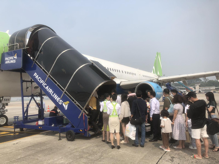Pacific Airlines phục vụ mặt đất cho Bamboo Airways tại Nội Bài - Ảnh: PA