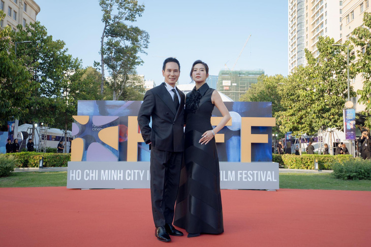 Thảm đỏ khai mạc Liên hoan phim Quốc tế Thành phố Hồ Chí Minh lần thứ nhất - Nguồn: HIFF