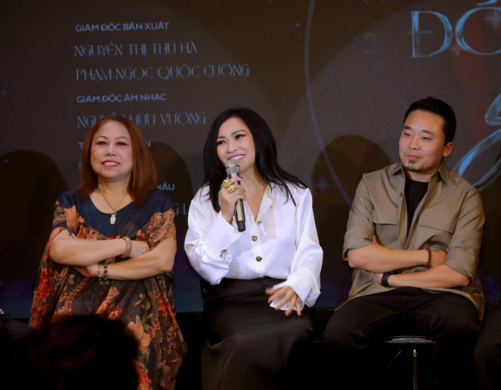 Phương Thanh cho biết live show của mình sẽ có 3 thế hệ nghệ sĩ, điều đó khẳng định sự gắn bó khăng khít của các thế hệ nghệ sĩ với nhau.