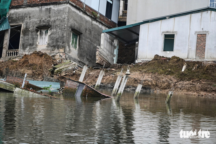 Khu dân cư ven sông ở Bắc Ninh tan hoang sau chuỗi ngày sạt lở- Ảnh 7.
