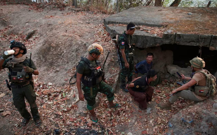 Chính quyền quân sự Myanmar mất một căn cứ quân sự trọng điểm gần Thái Lan