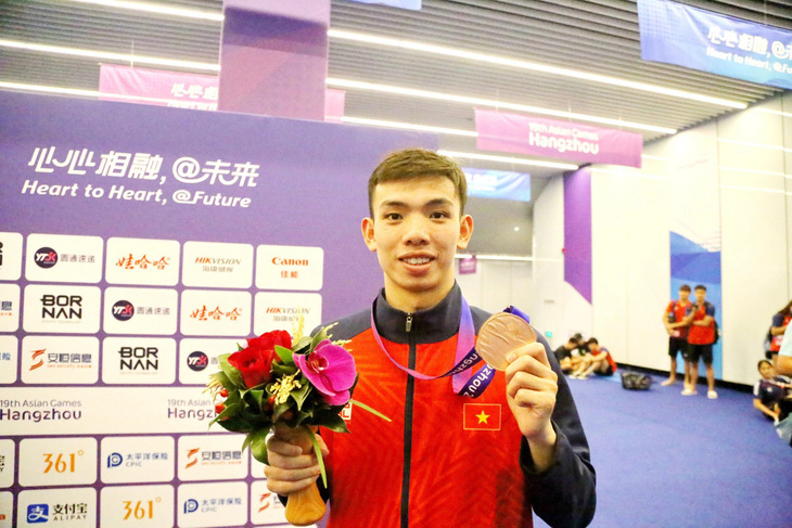 Nguyễn Huy Hoàng còn phải chờ để xem có được dự Olympic nội dung 1.500m hay không - Ảnh: HUY ĐĂNG