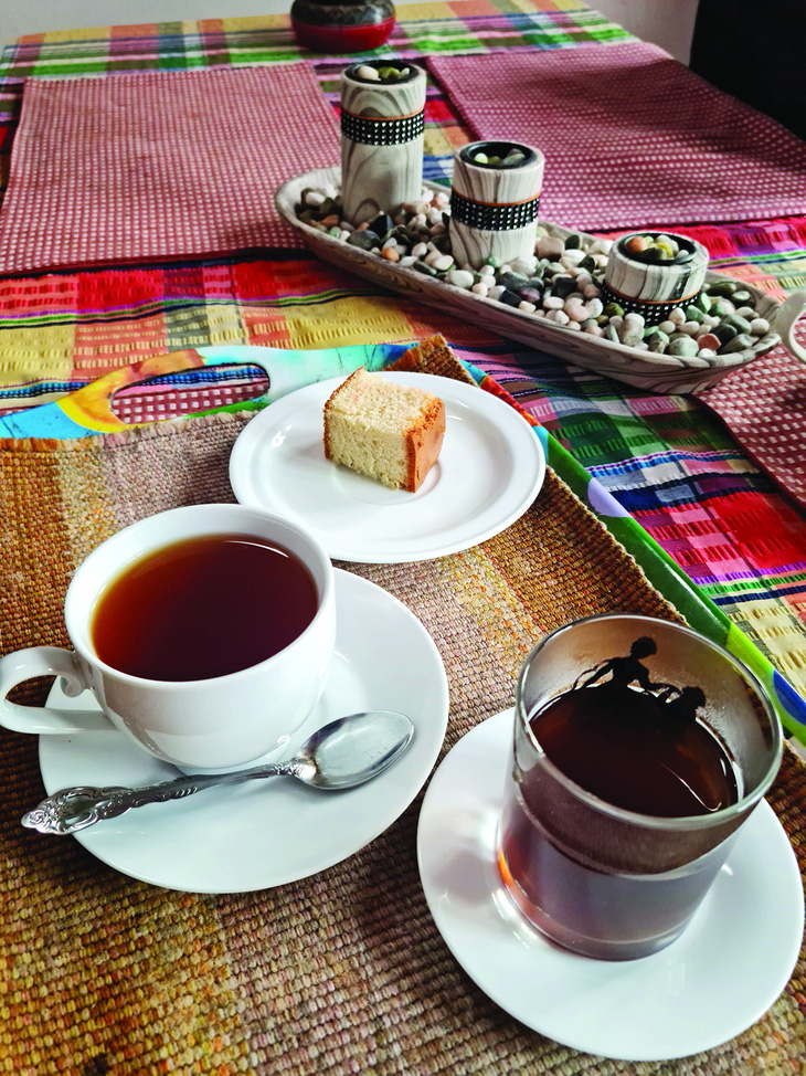 Cùng với cà ri, trà là thức uống hiện diện mỗi ngày trong đời sống của người Sri Lanka.  Ảnh: TÚ NGUYỄN