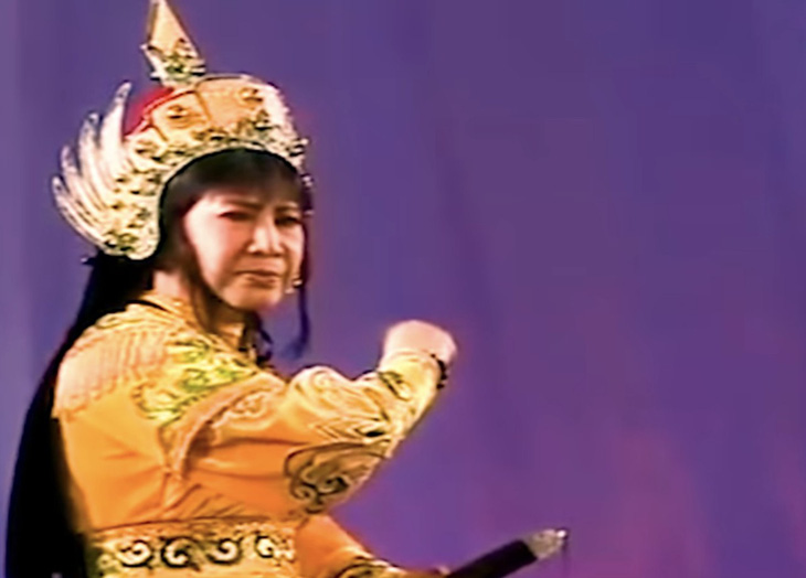 Nghệ sĩ Diệu Hiền xuất sắc với nhân vật Triệu Thị Trinh trong vở Nhụy Kiều tướng quân - Ảnh chụp màn hình: LINH ĐOAN