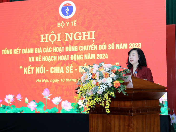 Bộ trưởng Bộ Y tế Đào Hồng Lan phát biểu tại hội nghị - Ảnh: T.MINH