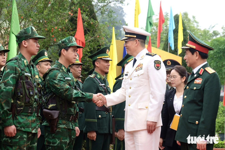 Bộ trưởng Bộ Quốc phòng Việt Nam - Trung Quốc tham dự nhiều hoạt động gắn kết hai nước- Ảnh 14.