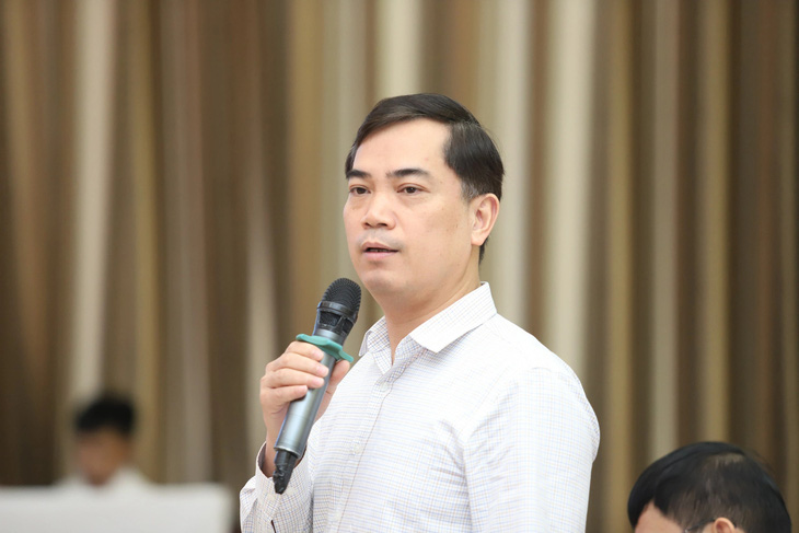 Ông Nguyễn Văn Khoa - phó giám đốc Sở Giáo dục và Đào tạo Nghệ An - chia sẻ vấn đề tuyển sinh vào lớp 10 tại TP Vinh được dư luận quan tâm - Ảnh: DOÃN HÒA