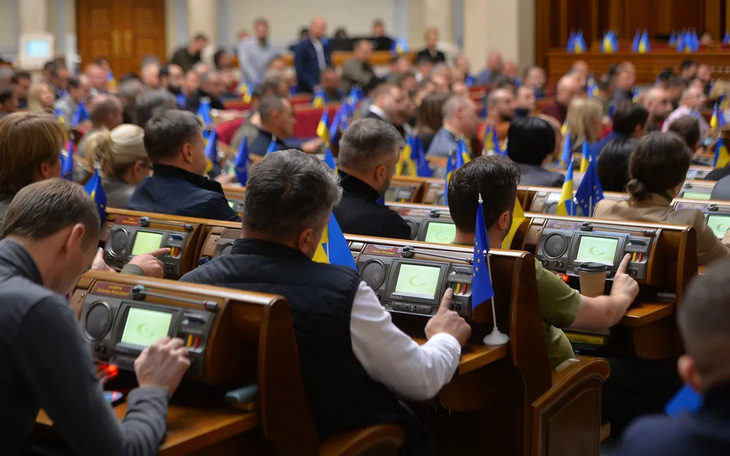 Ukraine thông qua luật vận động binh sĩ mới