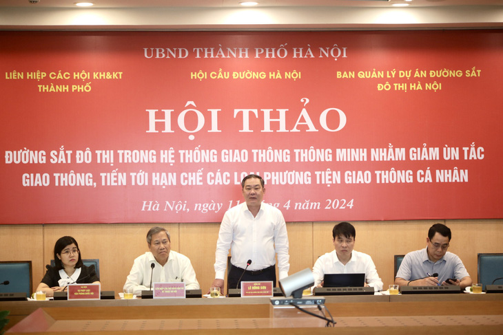 Lãnh đạo TP Hà Nội phát biểu tại hội thảo - Ảnh: QUANG VIỄN
