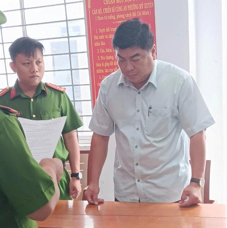 Ông Nguyễn Bảo Sinh - phó chủ tịch UBND TP Long Xuyên - bị bắt do liên quan vụ án sai phạm đất đai - Ảnh: CTV