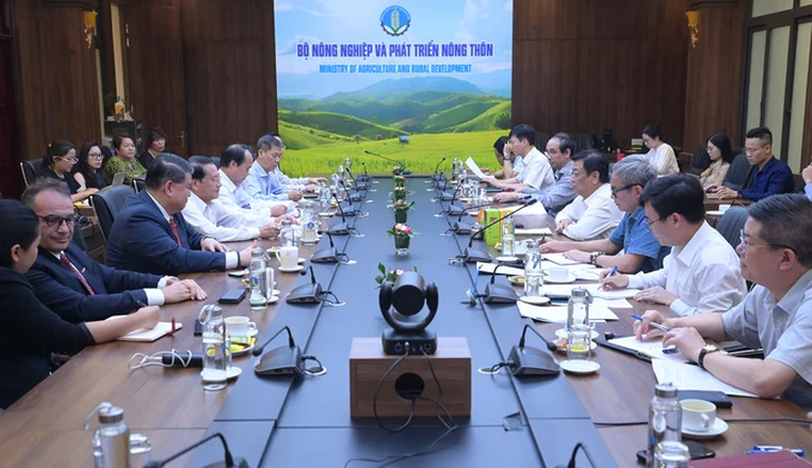 Bộ Nông nghiệp và Phát triển nông thôn làm việc với UBND tỉnh Tiền Giang về công tác chuẩn bị Festival trái cây 2024 - Ảnh: TÙNG ĐINH