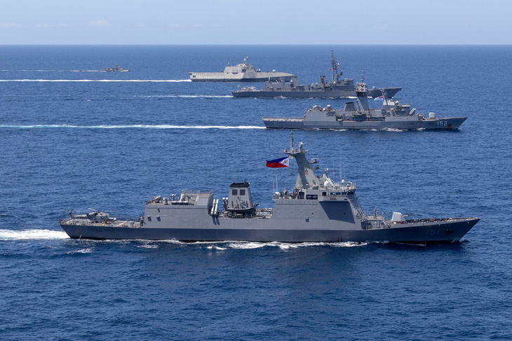 Chiến hạm Philippines, Mỹ, Úc và Nhật Bản trong cuộc diễn tập trên Biển Đông hôm 7-4 - Ảnh: Hải quân Úc