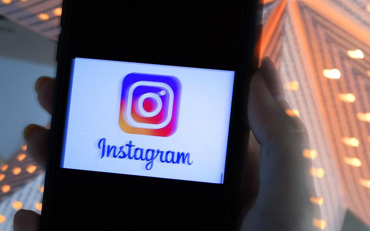 Instagram làm mờ tin nhắn có ảnh khỏa thân