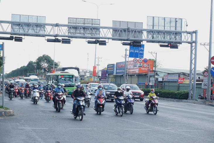 Cao tốc TP.HCM - Mộc Bài sẽ giúp giảm tải quốc lộ 22 hiện đang quá tải - Ảnh: ĐỨC PHÚ
