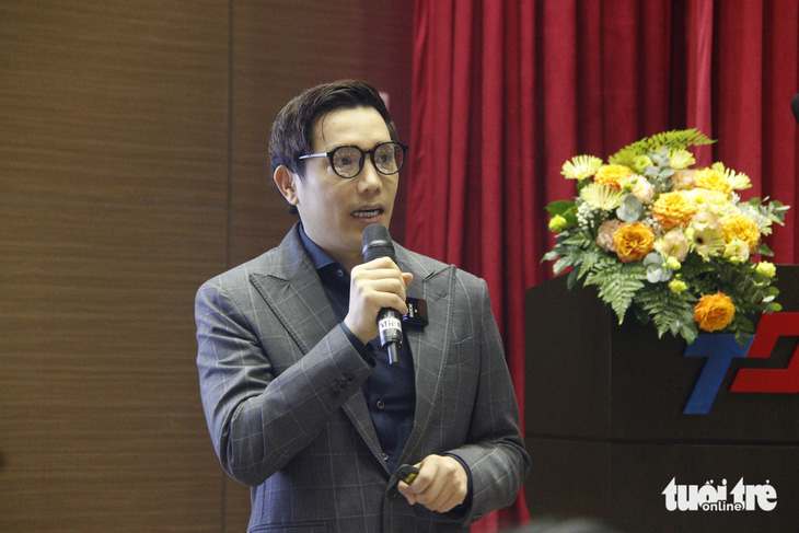 Chủ tịch hội đồng quản trị Beta Group Bùi Quang Minh (tên thường gọi Shark Minh Beta) tại buổi chia sẻ về câu chuyện start-up chiều 13-4 - Ảnh: CÔNG TRIỆU