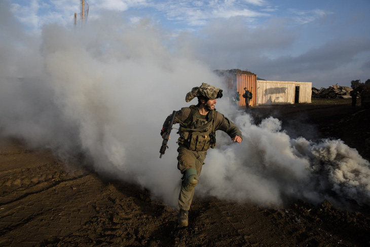 Lính dự bị Israel tham gia cuộc tập trận mô phỏng căng thẳng leo thang ở biên giới với Lebanon và Syria. Ảnh chụp tại cao nguyên Golan ngày 4-1 - Ảnh: NEWSWEEK/GETTY IMAGES