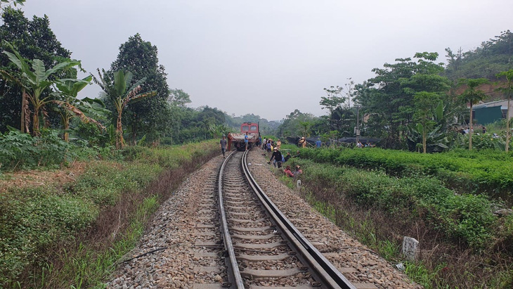 Hiện trường vụ tai nạn đường sắt làm hai chị em tử vong - Ảnh: Thông tin Bảo Hà