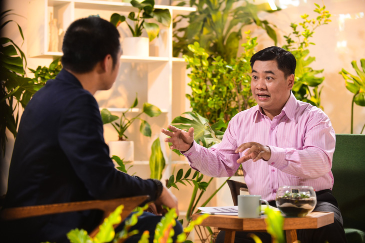 Những câu chuyện thú vị trong quá trình xây dựng thương hiệu thông qua trải nghiệm dịch vụ khách hàng sẽ được anh Pháp Trịnh chia sẻ cùng với host Nguyễn Tiến Huy trong chương trình Đi cùng thương hiệu - Ảnh: QUANG ĐỊNH