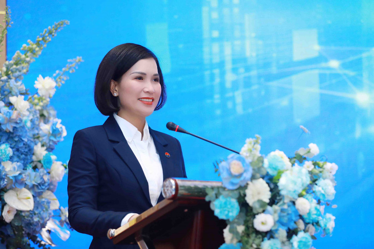 Bà Bùi Thị Thanh Hương - chủ tịch HĐQT Ngân hàng TMCP Quốc Dân - chia sẻ với cổ đông tại Đại hội