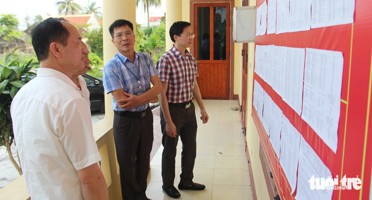 Niêm yết danh sách cử tri lấy ý kiến sáp nhập đơn vị hành chính cấp xã giai đoạn 2023 - 2025 tại huyện Quỳnh Lưu, Nghệ An