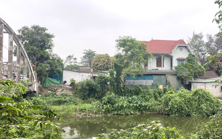 Trồng cây, đưa xe ra chặn cửa ra vào nhà ở Đà Nẵng kéo dài nhiều năm chưa giải quyết - Ảnh 5.