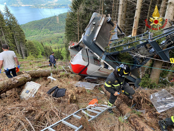 Hiện trường vụ tai nạn cáp treo nghiêm trọng tại Ý năm 2021 - Ảnh: REUTERS