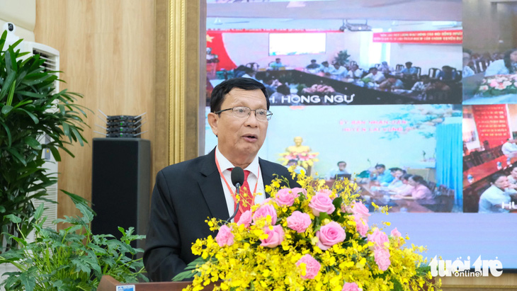 GS.TS Võ Văn Sen - ủy viên Hội đồng Lý luận Trung ương, ủy viên thường vụ Hội Khoa học lịch sử Việt Nam - phát biểu tại hội thảo - Ảnh: ĐẶNG TUYẾT