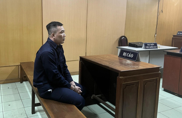 Ông Lê Hoàng Lâm tại phiên tòa ngày 16-4 - Ảnh: TUYẾT MAI